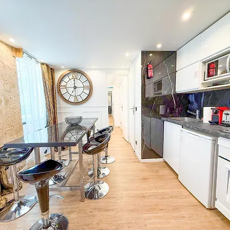 113 - Urban Vuitton Lemoine *